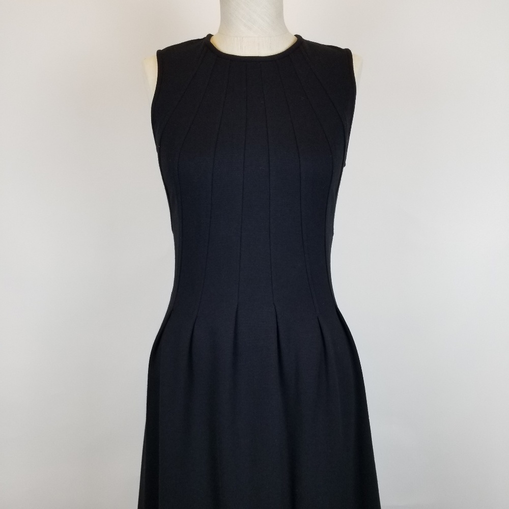 Saks Fifth Avenue Jersey Sleeveless Black Dress